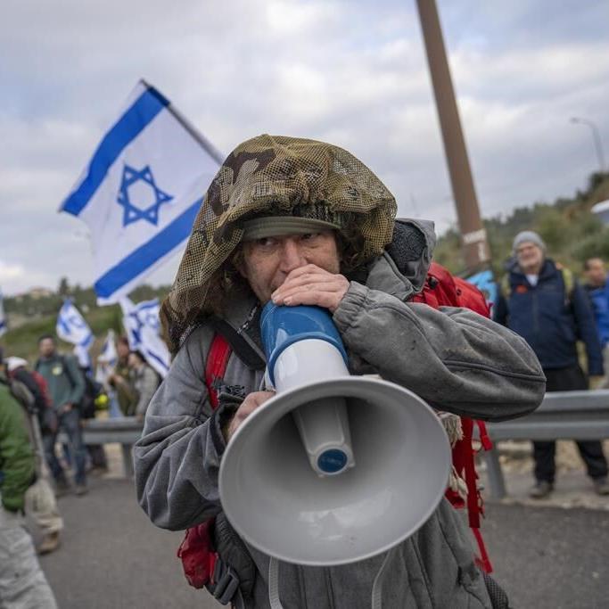 Dozens of Israeli air force vets threaten not to serve after Netanyahu resumes judicial overhaul